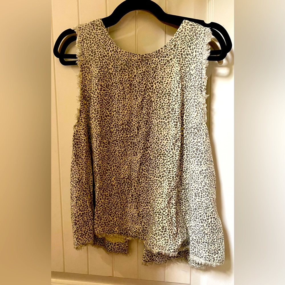 NWT Thread & Supply cream dot top